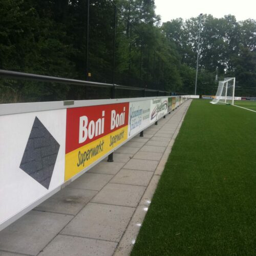 Reclamebordprofielen Pro 36 Sponsorbord ophangrails, ook wel reclamebord ophangsysteem genoemd. Reclamerails PRO, beter is er niet en verrassend voordelig!